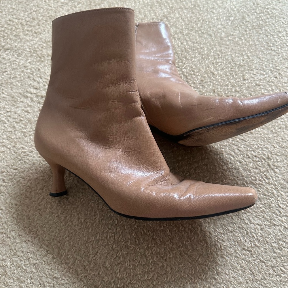 Stuart Weitzman classic kitten boot